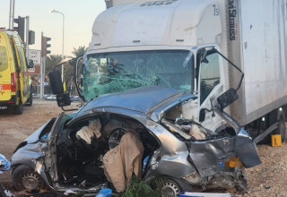 זירת התאונה סמוך לצומת אלמוג (צילום: כבאות והצלה מחוז יו"ש)