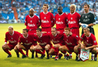 אמיל הסקי ושחקני ליברפול בעבר (צילום: Martin Rose / Staff)