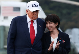 סנאה טאקאיצ'י, דונלד טראמפ (צילום: REUTERS/Evelyn Hockstein)