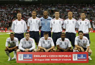 שחקני נבחרת אנגליה 2008 (צילום: IAN KINGTON)