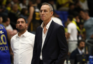 מאמן מכבי תל אביב, עודד קטש (צילום: דני מרון)