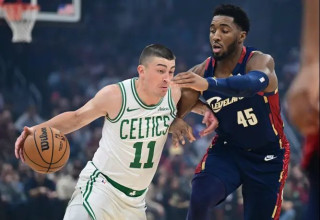 הצגה. פריצ'ארד מול מיטשל (צילום: רויטרס)