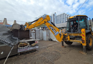 פינוי הבסטות בטבריה (צילום: אלי סבתי)