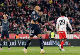 קיליאן אמבפה מאוכזב מול ג'ירונה (צילום: Soccrates Images / Contributor)