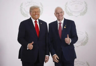 דונלד טראמפ עם ג'אני אינפנטינו במפגש הפסגה בשארם א-שייח' (צילום: GettyImages, YOAN VALAT/POOL/AFP)