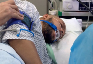 כריס יובנק ג'וניור בבית חולים (צילום: צילום מסך, ה-X הרשמי של כריס יובנק)