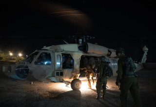 מסוקי צה"ל במעוז חמאס ליד בית שמש (צילום: דובר צה"ל)