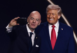 ג'אני אינפנטינו נשיא פיפ"א עם דונלד טראמפ נשיא ארה"ב, הגרלת מונדיאל 2026 (צילום: רויטרס)