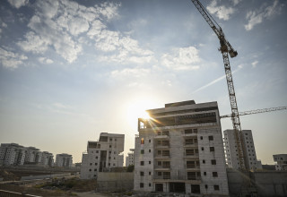 בנייה בשדרות (צילום: מיכאל גלעדי, פלאש 90)