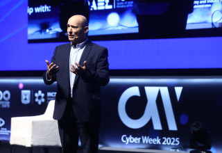 ראש הממשלה לשעבר נפתלי בנט בשבוע הסייבר באוניבסיטת תל אביב (צילום: דרור סיתהכל)