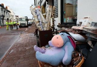 הרס בעקבות סופות בוויילס (צילום: רויטרס)