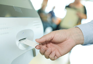 פתק המתנה (צילום: אינגאימג')