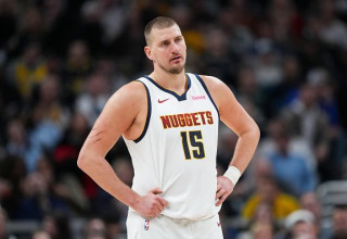 ניקולה יוקיץ' במדי דנבר נאגטס (צילום: Dylan Buell)