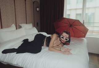 לארה סנואו (צילום: sandro zef)