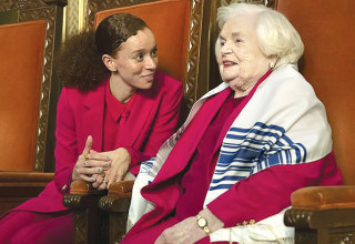 אלינור הגדולה (צילום: באדיבות מובילנד)