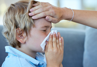 ילד עם שפעת (אילוסטרציה) (צילום: Shutterstock)