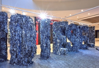 מייצג אופנה של DIESEL בקניון רמת אביב (צילום: שוקה כהן)