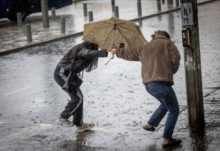 גשם חזק בתל אביב (צילום: מרים אלסטר, פלאש 90)