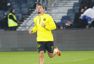 ירדן שועה שחקן בית"ר ירושלים בחימום (צילום: דני מרון)