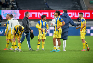 שחקני מכבי תל אביב (צילום: אריאל שלום)