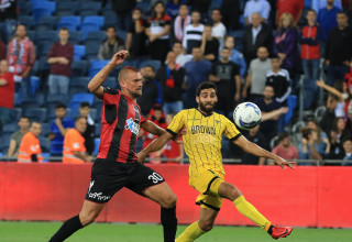 גבריאל תמאש מול חן עזרא (צילום: ערן לוף)