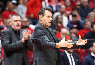 דימיטריס איטודיס מאמן הפועל תל אביב (צילום: דני מרון)