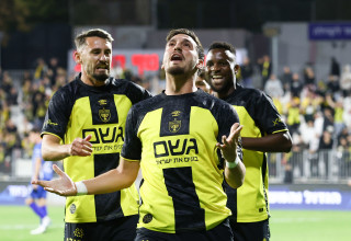 ירדן שועה חוגג עם עומר אצילי וסמואל קאלו (צילום: דני מרון)