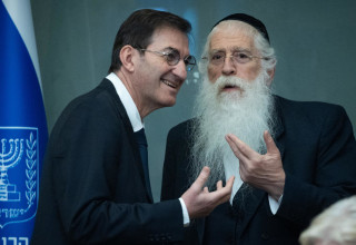 יו"ר ועדת חוץ וביטחון ח"כ בועז ביסמוט (משמאל) וח"כ מאיר פורוש (צילום: פלאש 90)