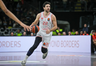 ואסילייה מיציץ' שחקן הפועל תל אביב (צילום: GettyImages, Fabio Patamia)