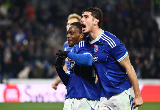 חואקין פאניצ'לי, מרסיאל גודו שחקני שטרסבורג חוגגים (צילום: רויטרס)