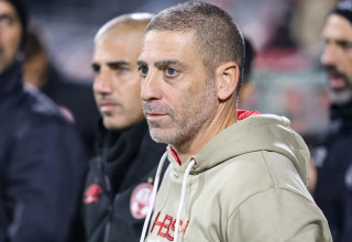 רן קוז'וך מאמן הפועל באר שבע (צילום: קובי אליהו)