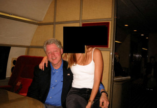 תמונה של ביל קלינטון מתוך התיקים של ג'פרי אפשטיין (צילום: רויטרס)