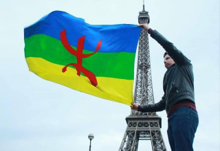 דגל קביליה בפריז (צילום: צילום מסך אינסטגרם)