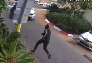 תקרית חמורה בראשון לציון (צילום: מצלמת אבטחה)