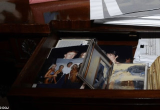 התמונה של דונלד טראמפ שמעוררת סערה  (צילום: משרד המשפטים האמריקאי )