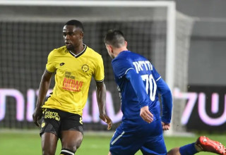 יחזור לליגת העל? בוריס אנו במדי מכבי נתניה (צילום: ברני ארדוב)