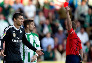 כריסטיאנו רונאלדו מורחק (צילום: GettyImages)