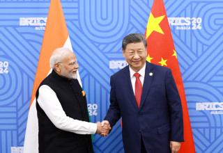 שי ג'ינפינג ונרנדרה מודי (צילום: רויטרס)