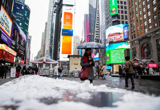 שלג בניו יורק (צילום: רויטרס)