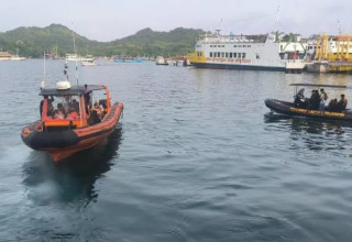 צוותי החילוץ באינדונזיה (צילום: צילום מסך, X (טוויטר))