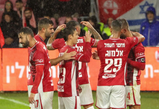 שחקני הפועל באר שבע (צילום: דני מרון)