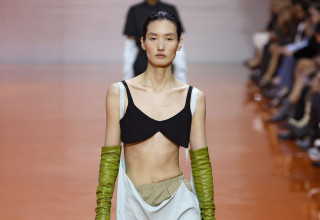 Prada spring 2026 runway (צילום: Estrop/Getty Images)