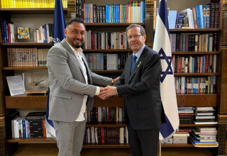 רוני אינסאנז ויצחק הרצוג (צילום: יחצ)