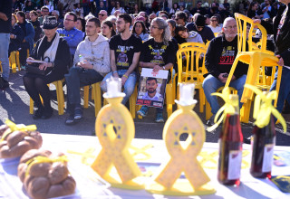 קבלת שבת בכיכר החטופים (צילום: אבשלום ששוני)