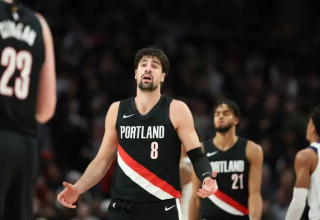 את כל זה הוא עושה עם סגל לא אידיאלי, בלשון המעטה (צילום: GettyImages, Amanda Loman)