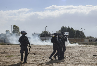 המשטרה פועלת בתראבין  (צילום: דודו גריספן, פלאש 90)