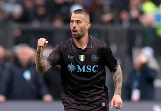 שחקן נאפולי, לאונרדו ספינאצולה (צילום: רויטרס)