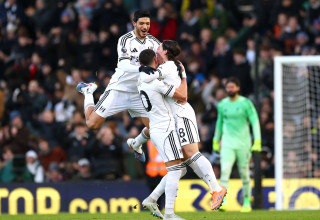 ראול חימנס, הארי ווילסון, שחקני פולהאם חוגגים (צילום: GettyImages, Clive Rose)