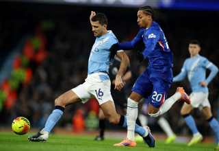 רודרי שחקן מנצ'סטר סיטי לפני ז'ואאו פדרו שחקן צ'לסי (צילום: רויטרס)