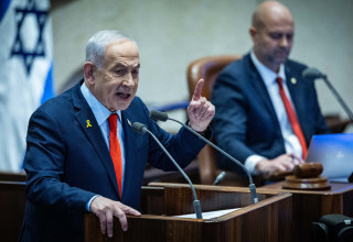 בנימין נתניהו במהלך דיון 40 חתימות בכנסת (צילום: יונתן זינדל פלאש 90)